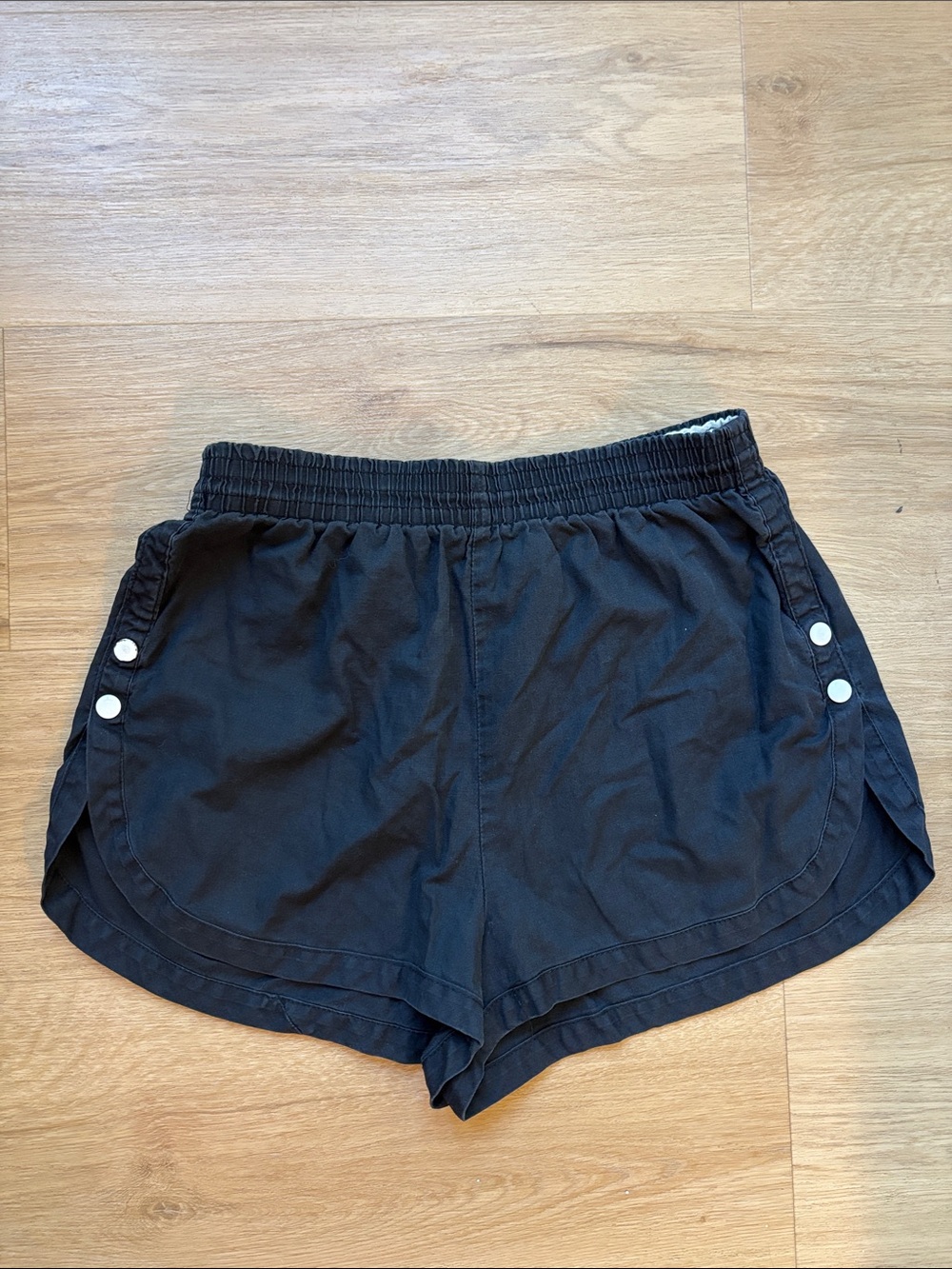 Women’s Black Elastic-Waist Casual Shorts